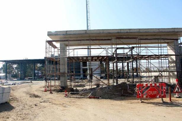 Yunanistan'a açılan sınır kapısı kapasitesi 5 kat arttı