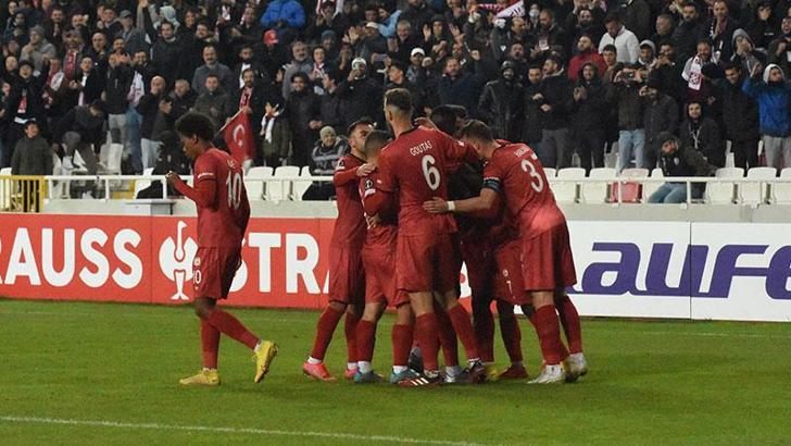 Sivasspor, Konferans Ligi'nde gruptan çıkmayı garantiledi