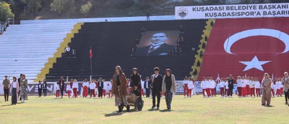 Kuşadası'nda Cumhuriyet coşkusu