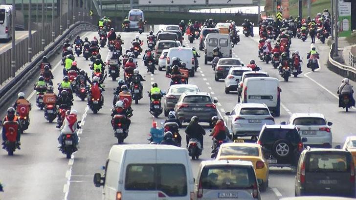 Motosikletlilerden Cumhuriyet Bayramı korteji