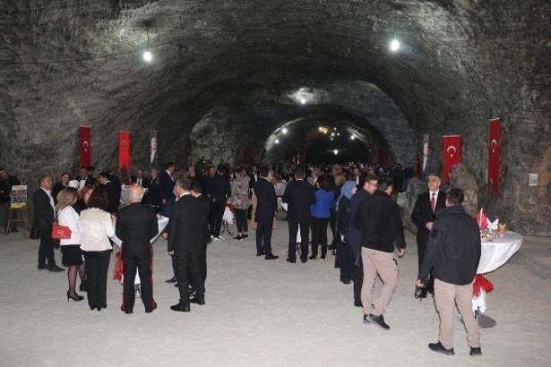 Yerin 150 metre altında Cumhuriyet Bayramı resepsiyonu