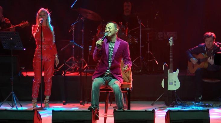 Cumhuriyet’in 99. yılı Bahçelievler’de Serdar Ortaç konseri ile kutlandı