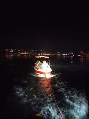 Gölde mahsur kalan 4 kişi kurtarıldı