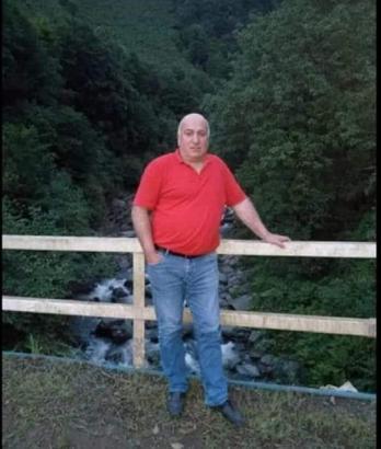 Arkadaşının yola yuvarladığı tomruğun başına çarpmasıyla öldü