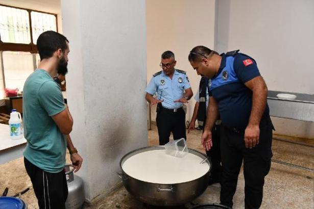 Mersin'de kaçak peynir imalathanesi mühürlendi