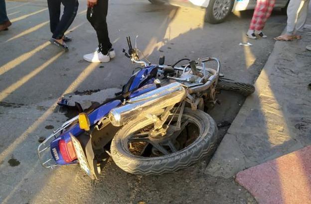 Tarsus'ta motosiklet kazasında 2 kişi yaralandı