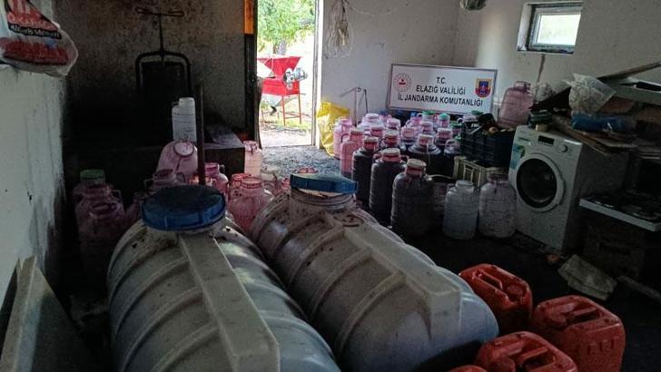 Elazığ’da 2 ton 600 litre sahte şarap ele geçirildi