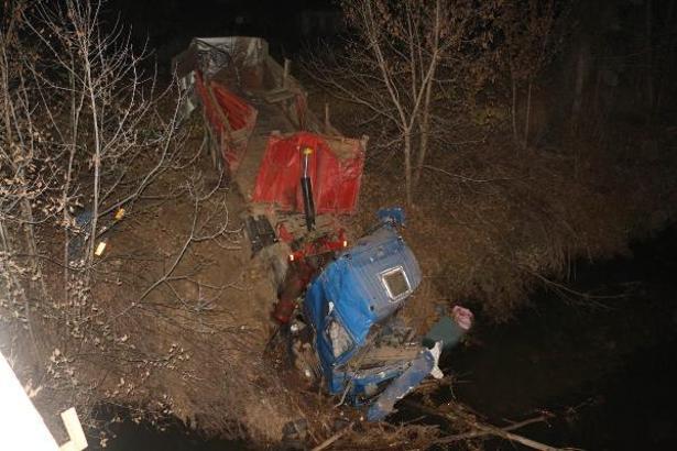 Çankırı'da TIR ile minibüs çarpıştı: 1 ölü, 5 yaralı