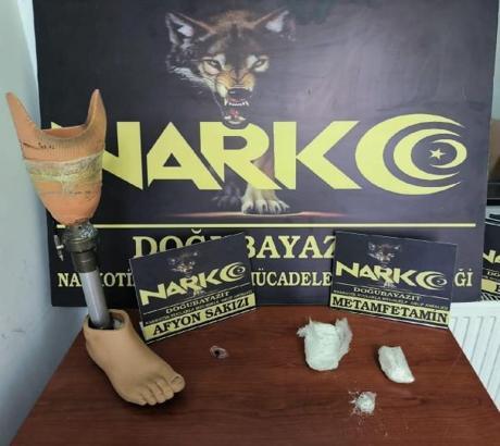 Protez bacağına gizlediği uyuşturucuyu İran'dan Türkiye'ye getiren şüpheli yakalandı