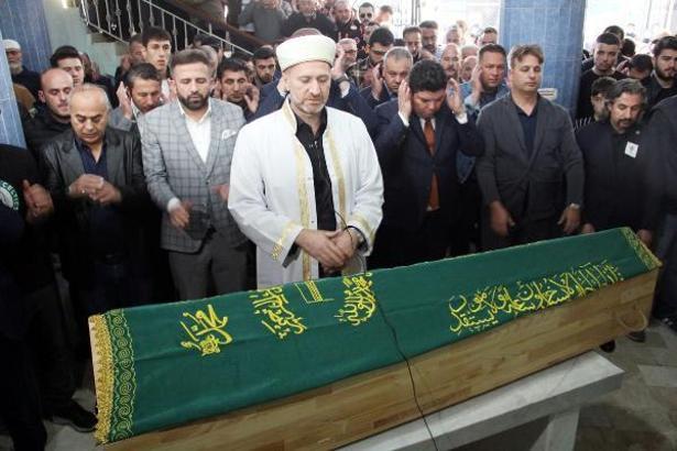 İzmir depreminde balkondan atlayan Efe, toprağa verildi