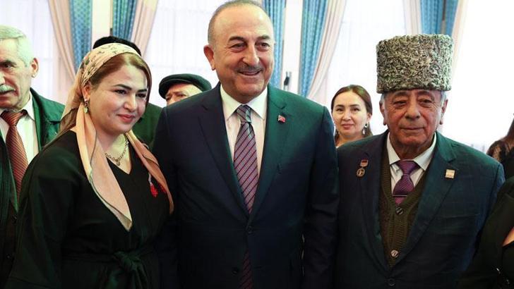 Bakan Çavuşoğlu, Ahıska Türkleri ile bir araya geldi