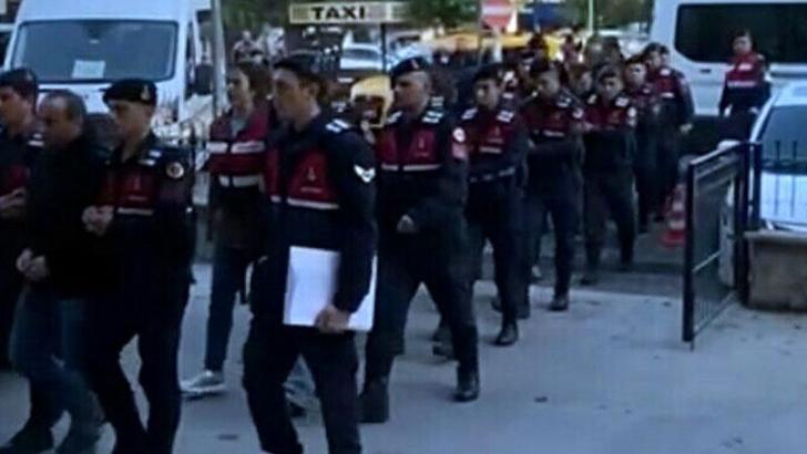 Kuşadası'nda 38 kaçak göçmen kurtarıldı, 4 FETÖ üyesi tutuklandı