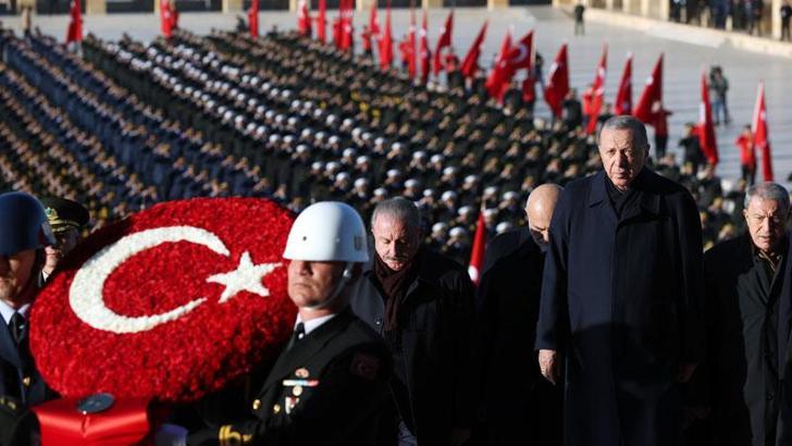 Atatürk, Anıtkabir'de anıldı