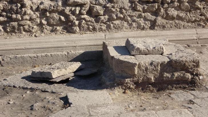 Alexandria Troas Antik Kenti'nde 1900 yıllık 2 atık su kanalı bulundu