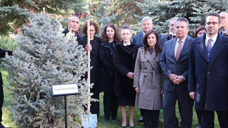 Dışişleri Bakanlığı'nda 44 fidan toprakla buluşturuldu