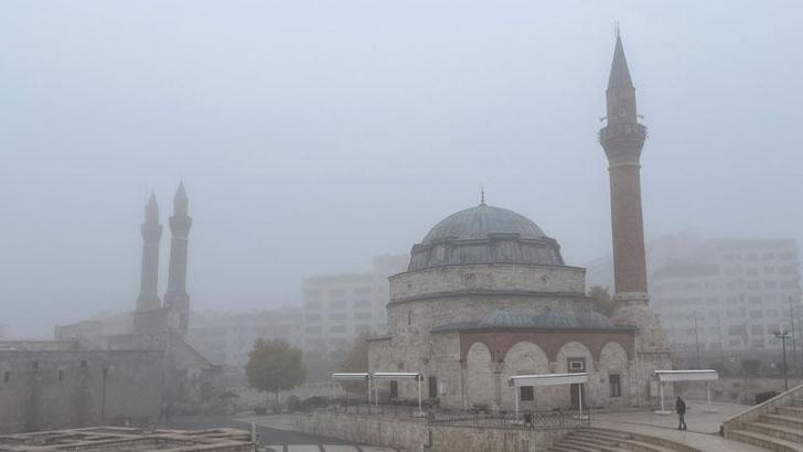 Sivas'ta yoğun sis