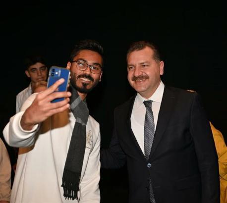 Balıkesir Belediye Başkanı Yılmaz: Ürünlerinizi ülke pazarında satışa çıkarmanız gerekiyor