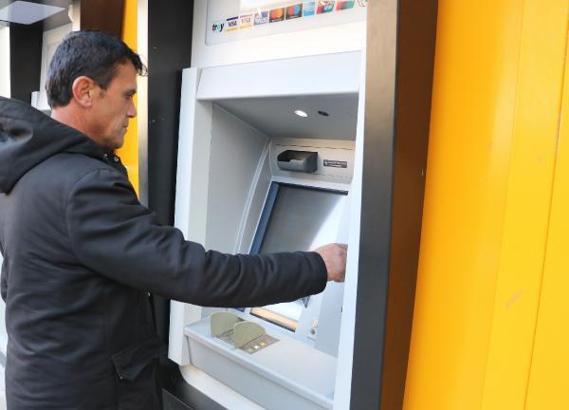 Bulduğu 6 bin 600 lirayı bankaya teslim etti