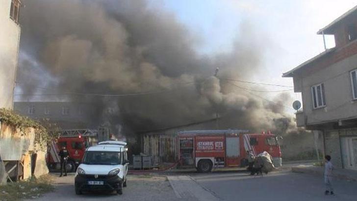 Avcılar'da atık deposunda yangın