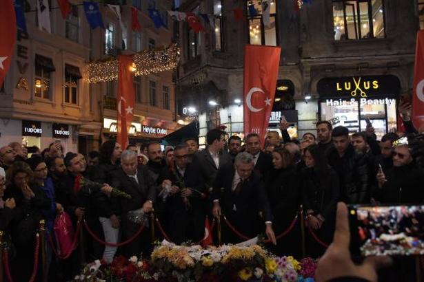 CHP heyeti İstiklal Caddesi'nde kurulan platformu ziyaret etti