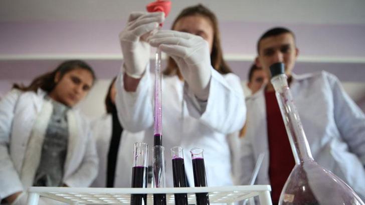 MEB'den 'Liselerde Bilim Uygulamaları Programı'