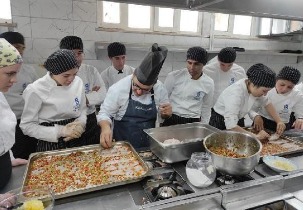 Eğirdir MYO öğrencilerine usta aşçılardan ders