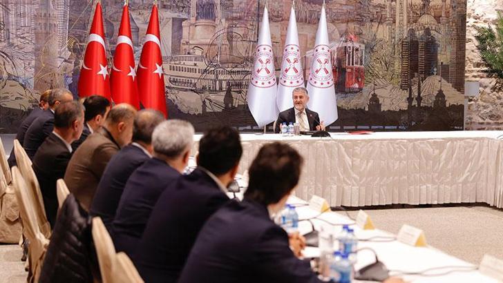 Bakan Nebati, perakende sektörünün temsilcileriyle görüştü