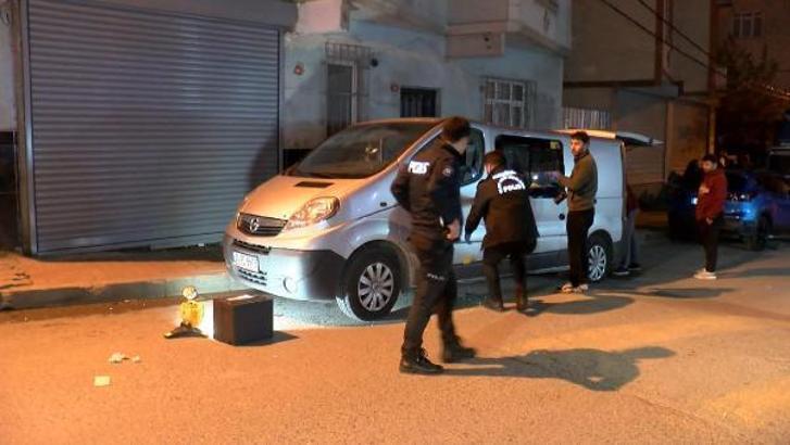 Sultangazi'de silahlı kavga, 5 araca mermi isabet etti