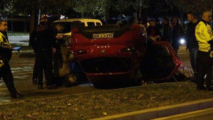 Otomobil taklalar atarak savruldu: 1 ölü, 1 yaralı