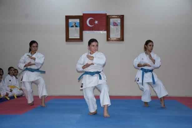 Yetiştirdiği kadın sporcular 'usta öğretici' oldu