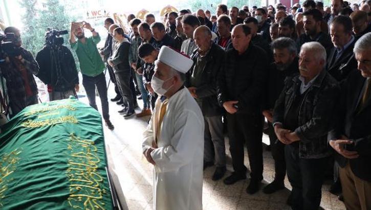 Turne dönüşü kazada ölen Tolga Güleryüz, İzmir'de toprağa verildi