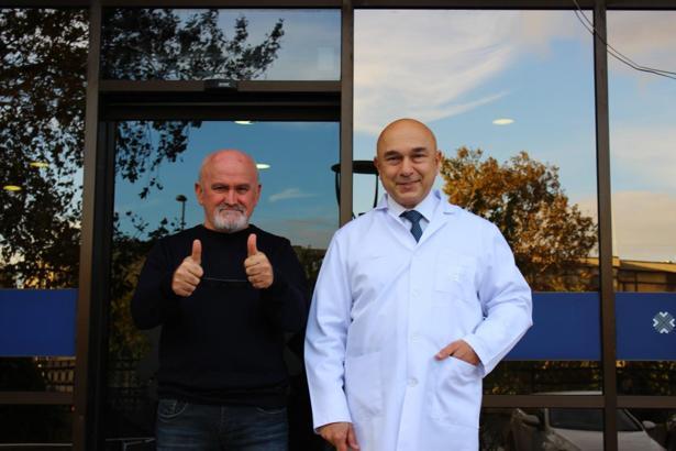 Parkinson hastası emekli öğretmen beyin pili ile mücadelesini kazandı