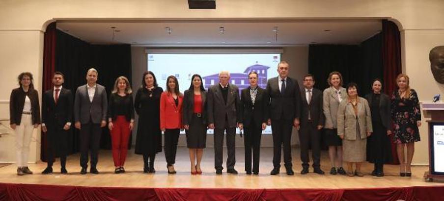 DEÜ'de öğretmenler günü töreni düzenlendi