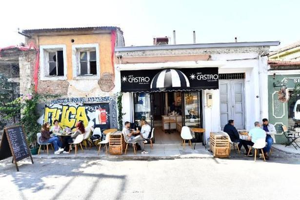 İzmir'in gözde baristaları Meslek Fabrikası'ndan çıkıyor