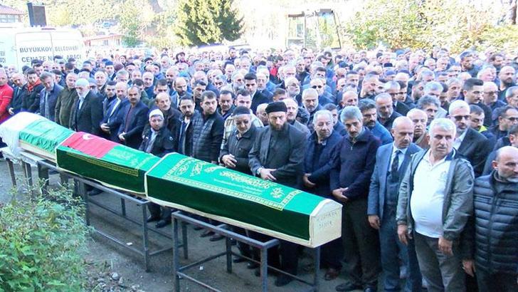 Kazada ölen çift ile oğulları, toprağa verildi