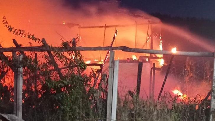 Bursa'da bağ evi yangında küle döndü