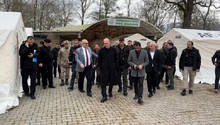 Düzce'de depremde evleri hasar görenler, yeni güne çadırlarda uyandı(2)