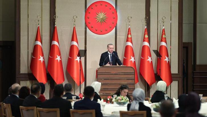 Cumhurbaşkanı Erdoğan: Öğretmenimize eli kalkanın her şeyini darmadağın ederiz