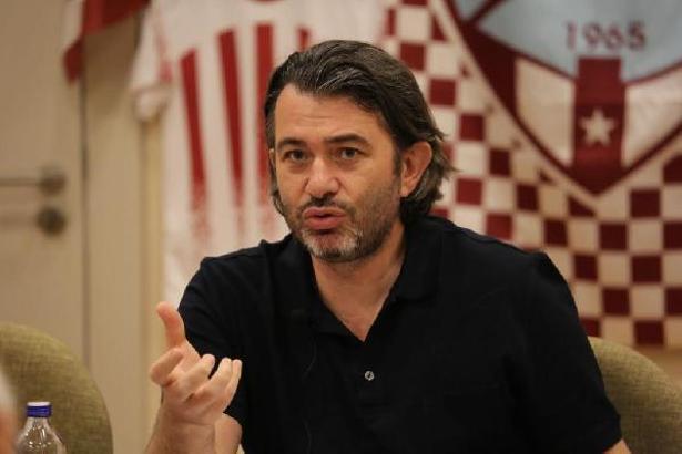 Bandırmaspor'da Onur Göçmez onursal başkanlığa seçildi