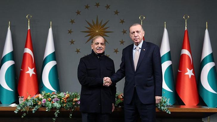 Cumhurbaşkanı Erdoğan Pakistan Başbakanı Şahbaz Şerif ile ortak basın açıklaması yaptı