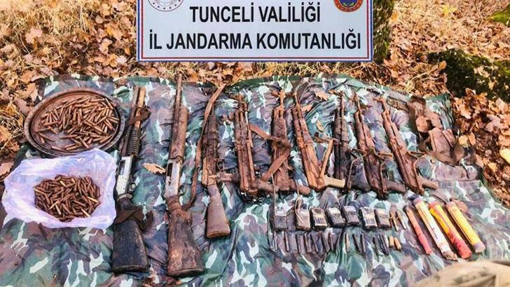 Tunceli’de, teröristlerin kullandığı sığınakta silah ve mühimmat ele geçirildi