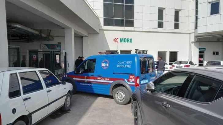 Fabrikada pres makinesine sıkışan işçi öldü