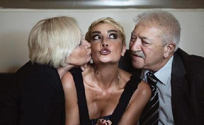 Şarkıcı Sıla'nın babası hayatını kaybetti