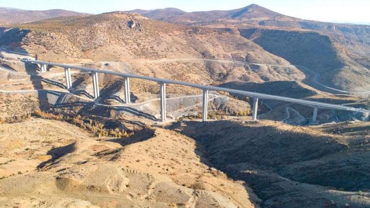 Bakan Karaismailoğlu: 55 günde 12 büyük projeyi açtık