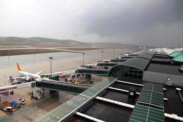 İzmir'in hava trafiğinde 'dış hat' hareketliliği