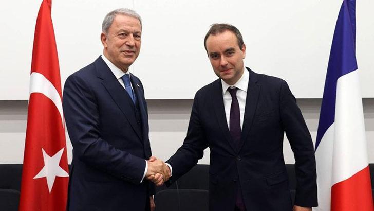 Bakan Akar, Fransız mevkidaşı ile görüştü