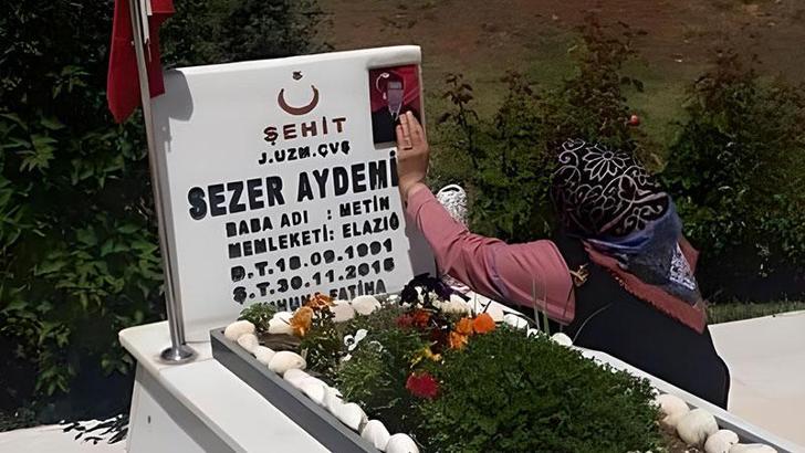 Oğlunun şehadetinin 7'nci yılında yazdığı şiir duygulandırdı