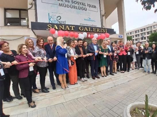 Sağlıkçılardan karma resim sergisi