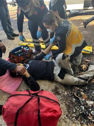 Tamir ettiği iş makinesinin altında kaldı