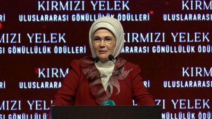 Emine Erdoğan 'Kırmızı Yelek Uluslararası Gönüllülük Ödül Töreni'ne katıldı
